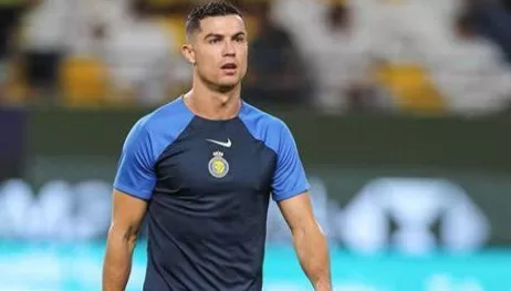 Cristiano Ronaldo akan pensiun.